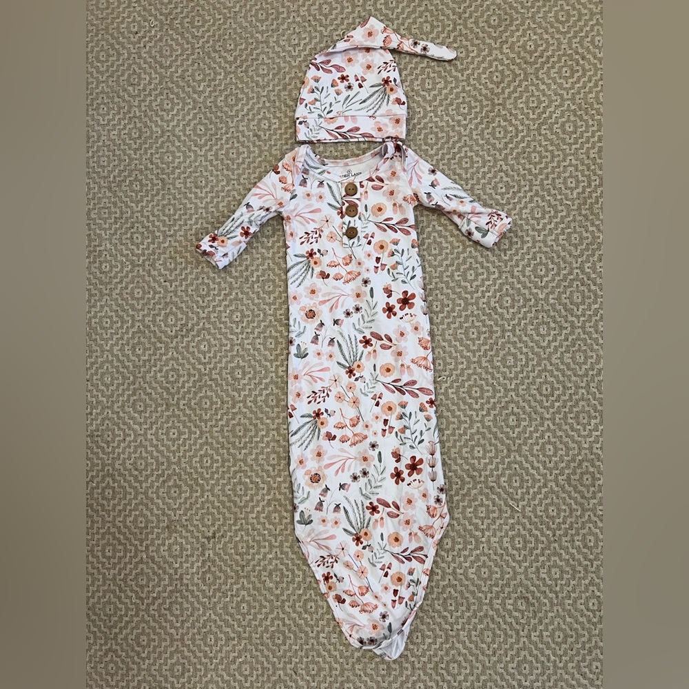 Knot Gown and Cap Set